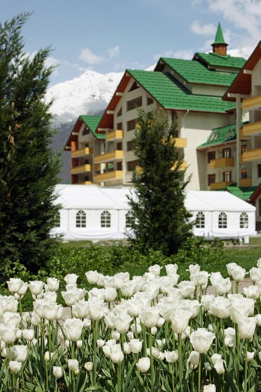 Grand Hotel Polyana Esto-Sadok Zewnętrze zdjęcie The 2006 World Championships in the Bulgarian town of Borovets