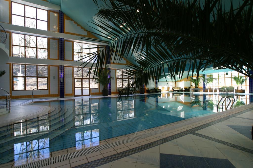 Grand Hotel Polyana Esto-Sadok Zewnętrze zdjęcie The swimming pool at the hotel